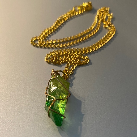 Quartz green natural wire wrap chakra reiki Gold plated Necklace NWOT - Picture 3 of 6